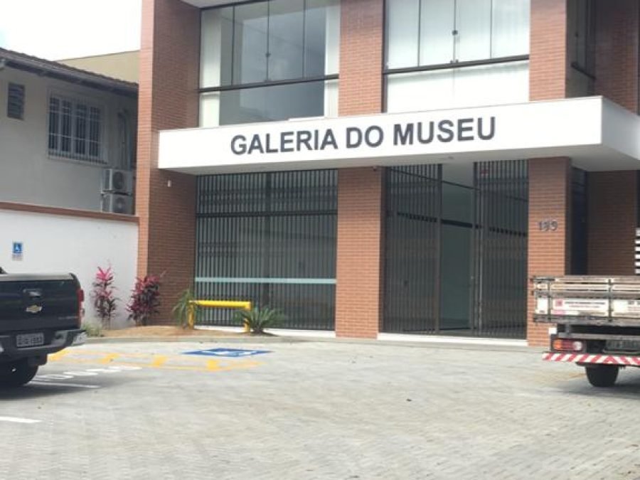 FACHADA 1